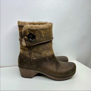 Fandom Stormy boots size 39 EUC